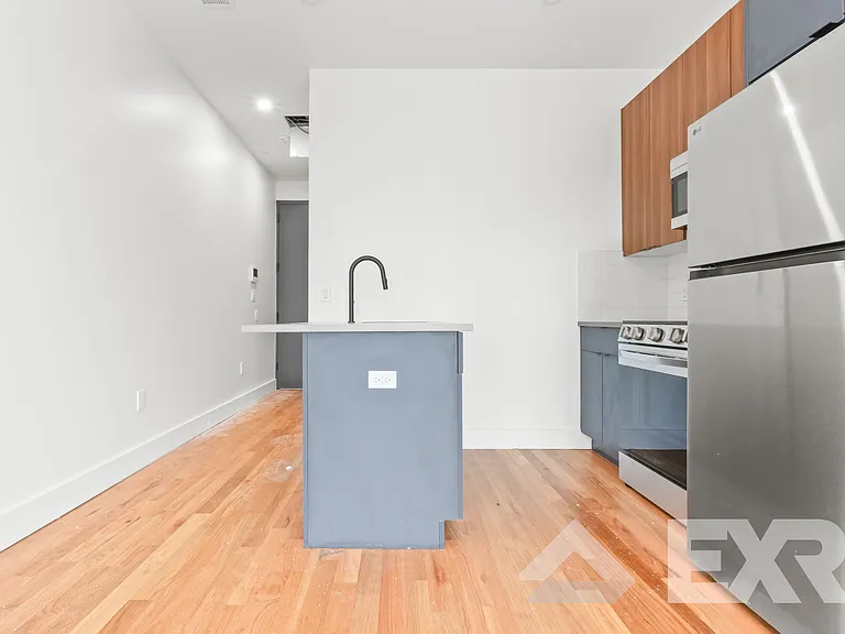 271 E 28th St #3E — Photo 5
