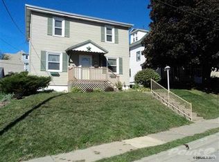 969 Oxford St, Dubuque, IA 52001