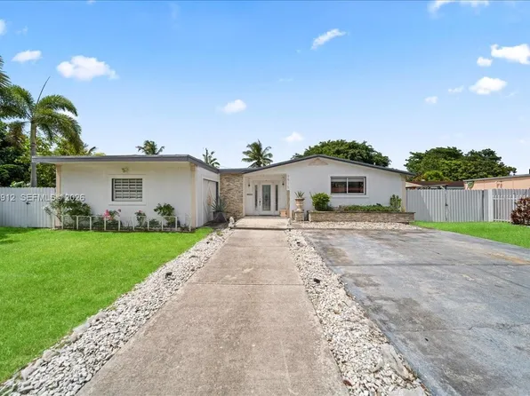 9915 Santos Dr, Cutler Bay, FL 33189