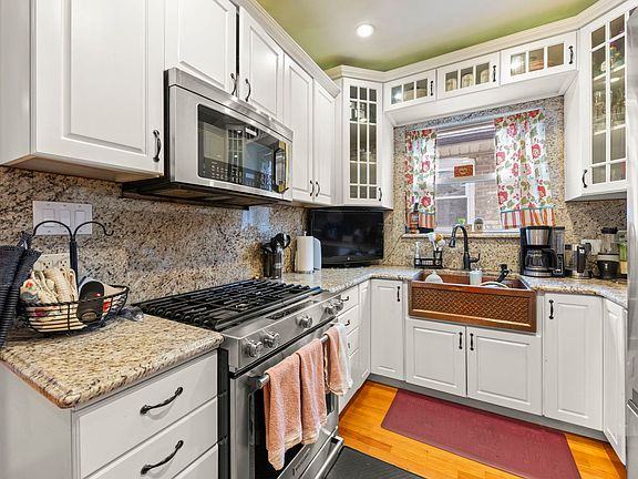 5th image of 4164 W Wellington Ave