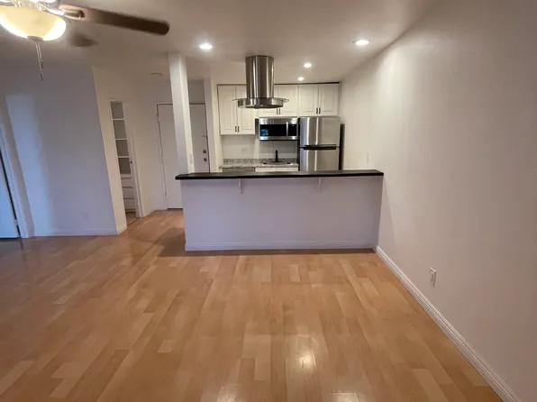 77845 California Dr APT D8, Palm Desert, CA 92211
