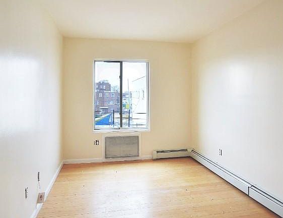 3rd image of 710 E 230th St #3