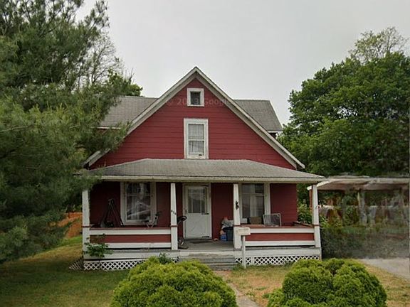 2nd image of 814 S Main St
