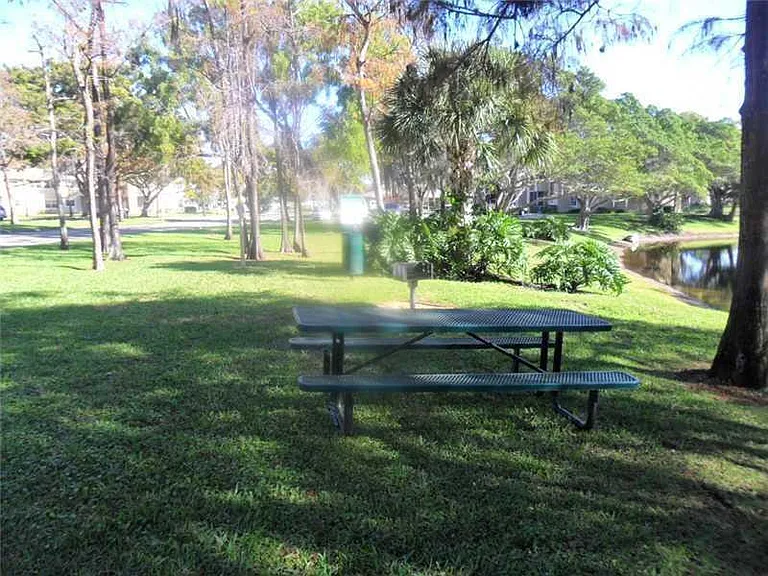 731 Cypress Ln #D — Photo 19