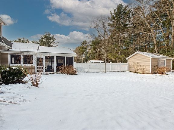 3rd image of 27 Pinecrest Dr
