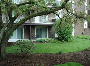 1301 S Finley Rd APT 104, Lombard, IL 60148