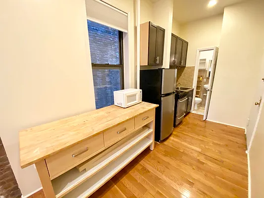 Rented by Highline Residential | media 11