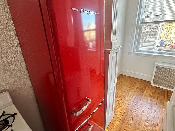 2nd image of 172 Maple St APT 110