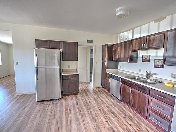 5th image of 1705 S Ocotillo Ave