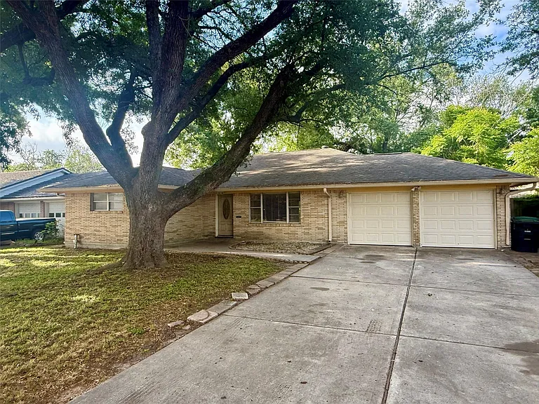 7868 Broadview Dr — Photo 2