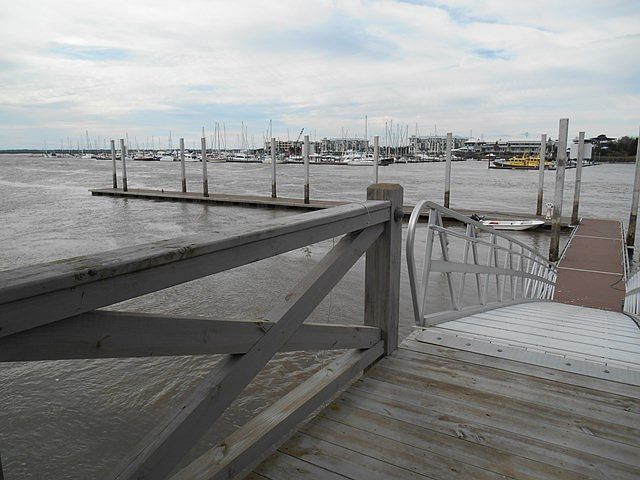1st image of 413 Yacht Club Ln