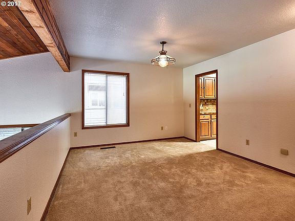 5th image of 7 Oriole Ln