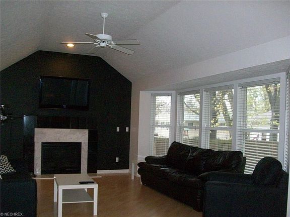 5th image of 939 Devonshire Dr