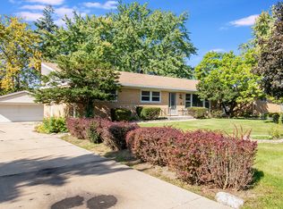 138 Glen Ellyn Rd, Bloomingdale, IL 60108