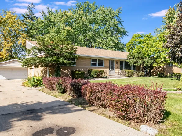 138 Glen Ellyn Rd, Bloomingdale, IL 60108