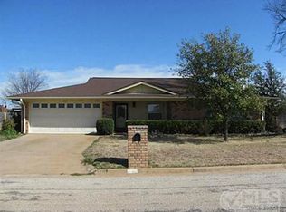 1209 Thomas Ln, Graham, TX 76450
