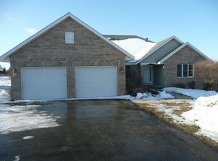 720 State Road 23, Mineral Point, WI 53565