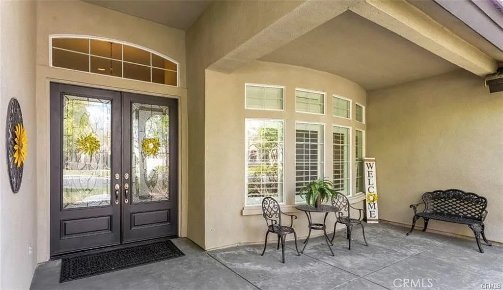 4 bed, 2.5 bath, 2498 sqft, $4,200 — Photo 4