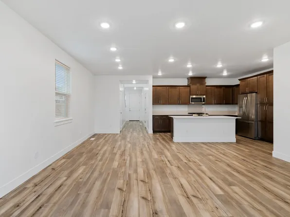 8220 W Pacific Yew St, Eagle, ID