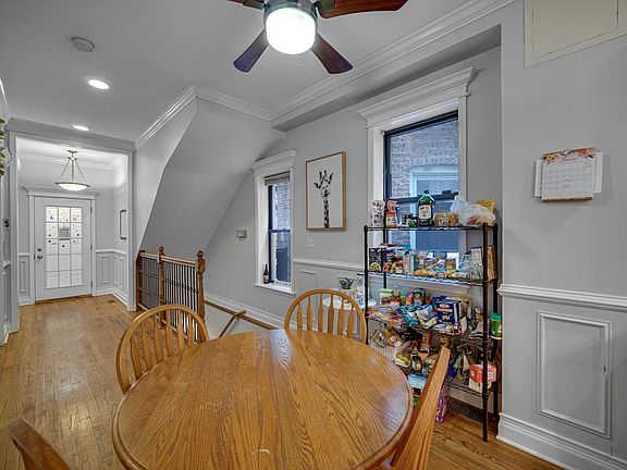 4th image of 1246 W Roscoe St Floor 1