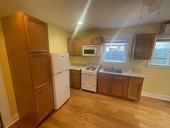2nd image of 506 Tremont Ave #506
