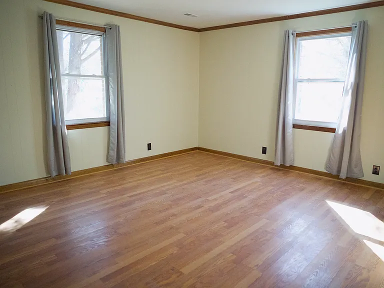 681 Combs Cir — Photo 10