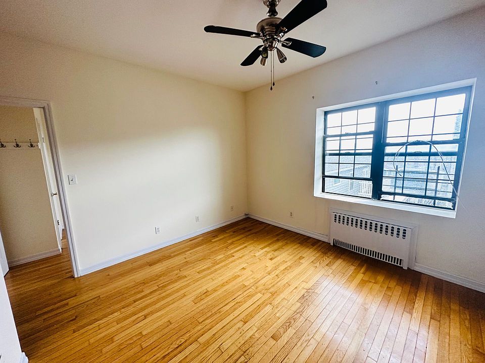1st image of 890 W Beech St APT 2L