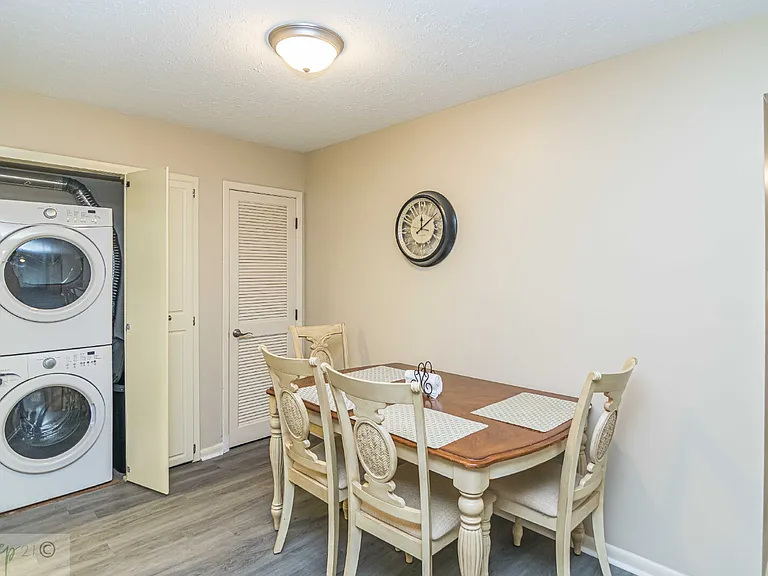 103 E Lockhaven Dr #E — Photo 10