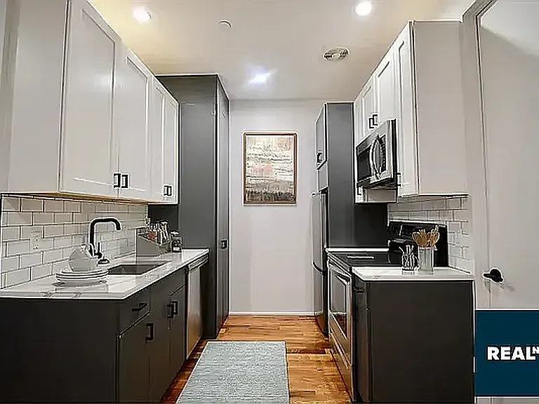 470 Irving Ave #4 — Photo 3
