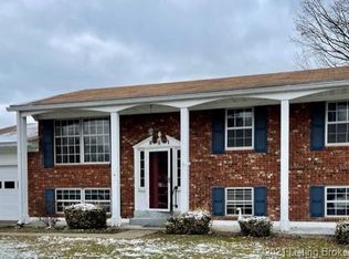 801 Parkwood Dr, Clarksville, IN 47129
