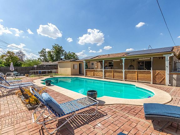4th image of 3227 W Voltaire Ave