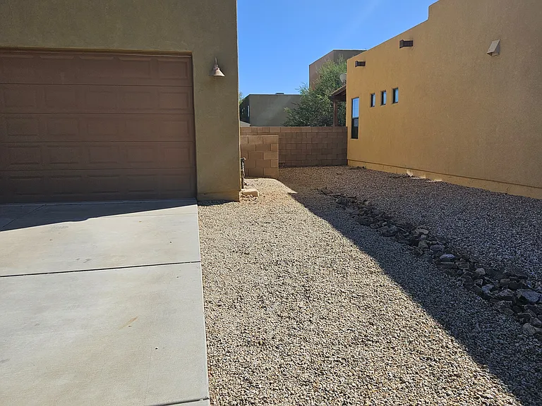 1285 Preston St — Photo 3