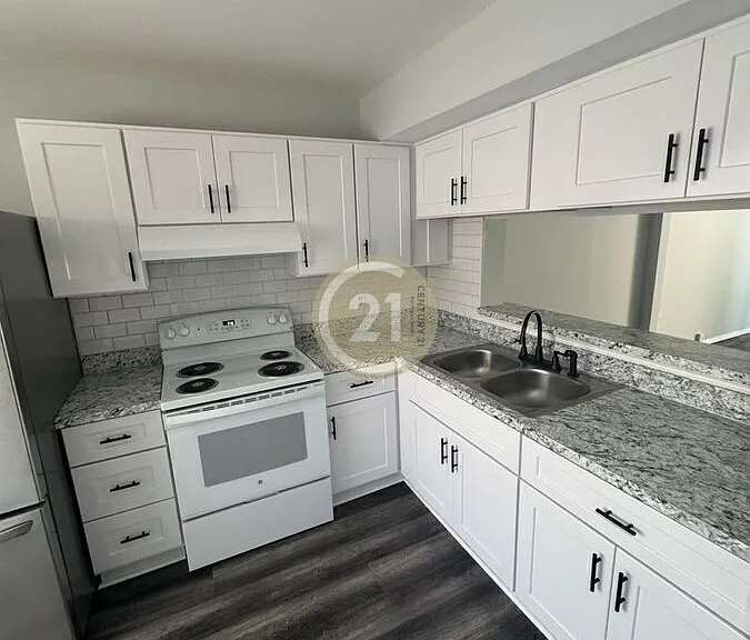 5723 Constance Ct — Photo 5