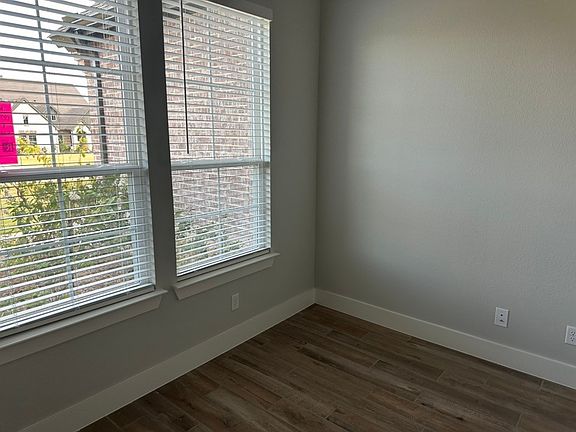 3rd image of 390 Cobb Rd
