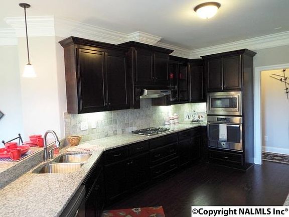 4th image of 215 Woodgrove Dr