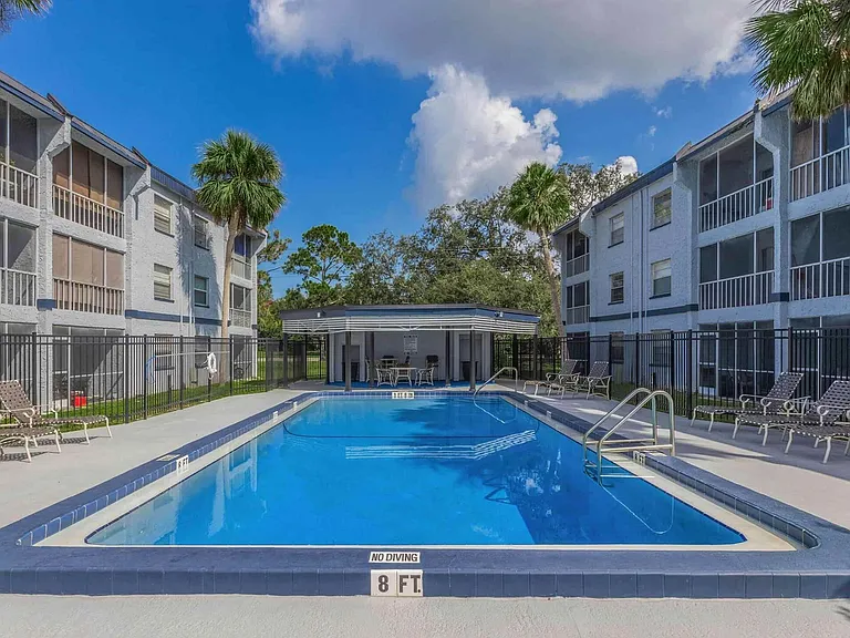 Sunbay Apartments — Photo 10