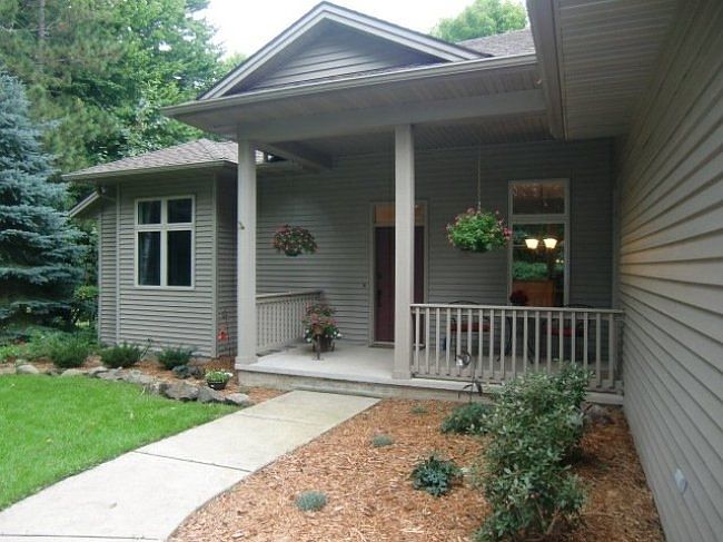 1st image of 807 Green Leaf Cir