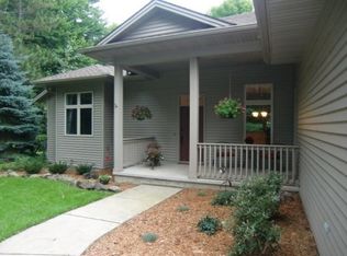 807 Green Leaf Cir, Wausau, WI 54401