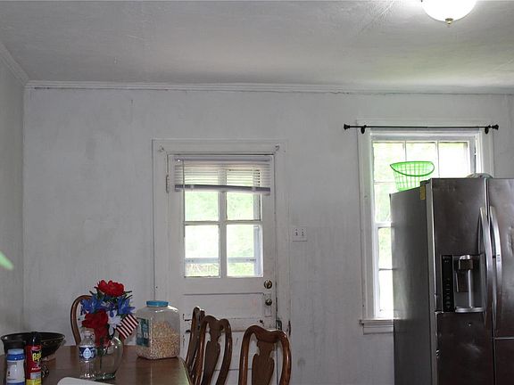 4th image of 3950 Shirley Dr