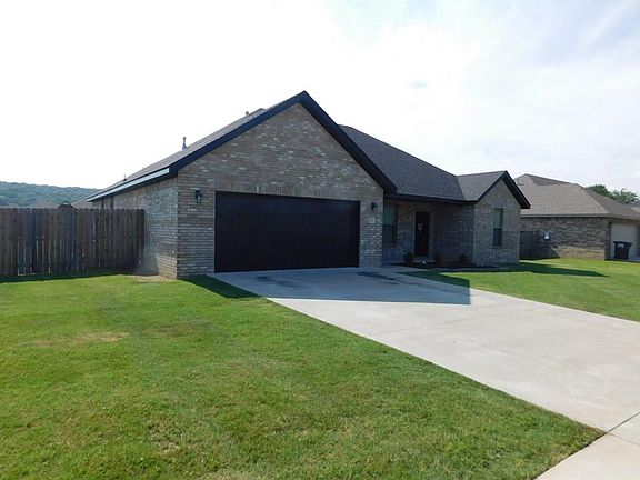 2nd image of 1262 River Oak