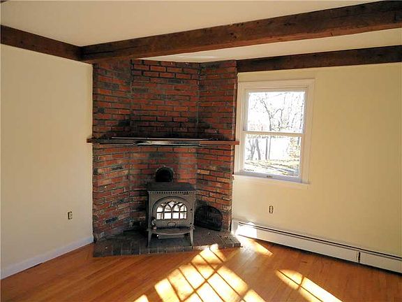 2nd image of 86 Beachwood Ave