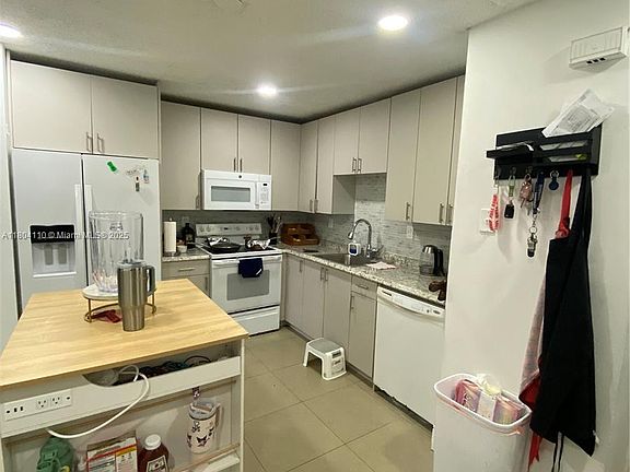 5th image of 450 NW 46th St #450
