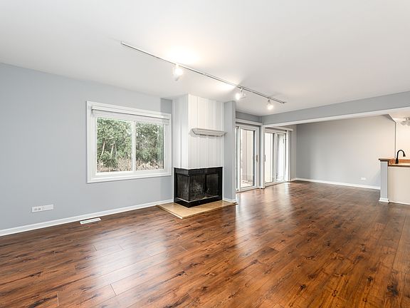 5th image of 37 Briarwood Ln