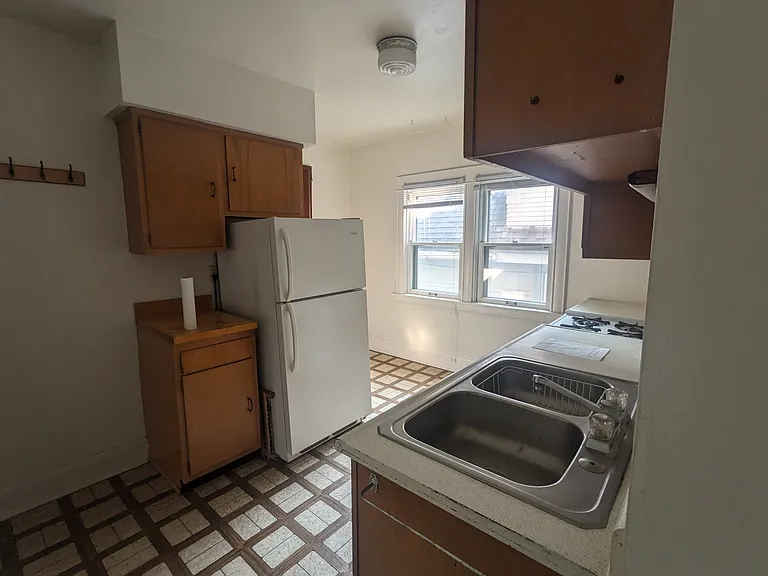 1331 Mound St #2 — Photo 6
