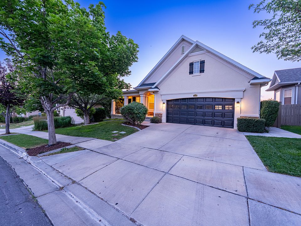 1st image of 4339 N Chestnut Oak Dr