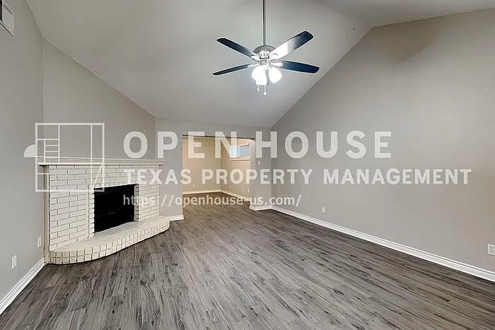 505 Yellowstone Dr — Photo 3
