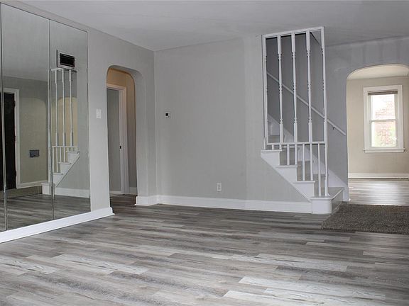 4th image of 3803 Oakridge Blvd