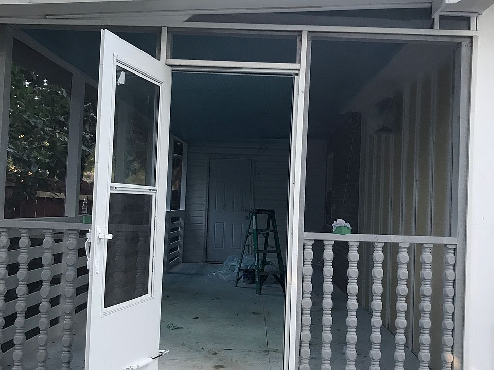 2nd image of 1922 Aichele Dr