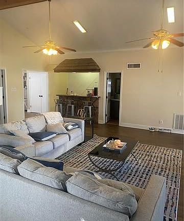 5th image of 515 Hesper Ave