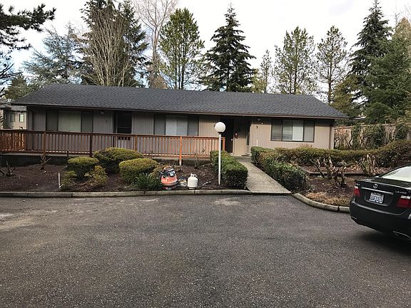 4th image of 1406 Bellevue Way NE